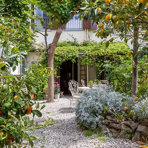 Secret Garden Couette-café