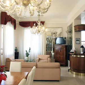 Hotel C-hotels De Rose Palace, Florence